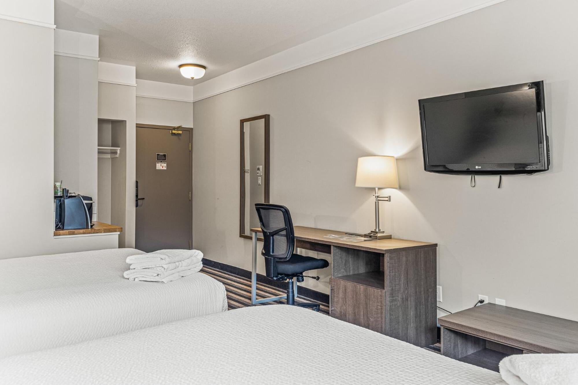 Hotel Northwinds By Basecamp Canmore Esterno foto